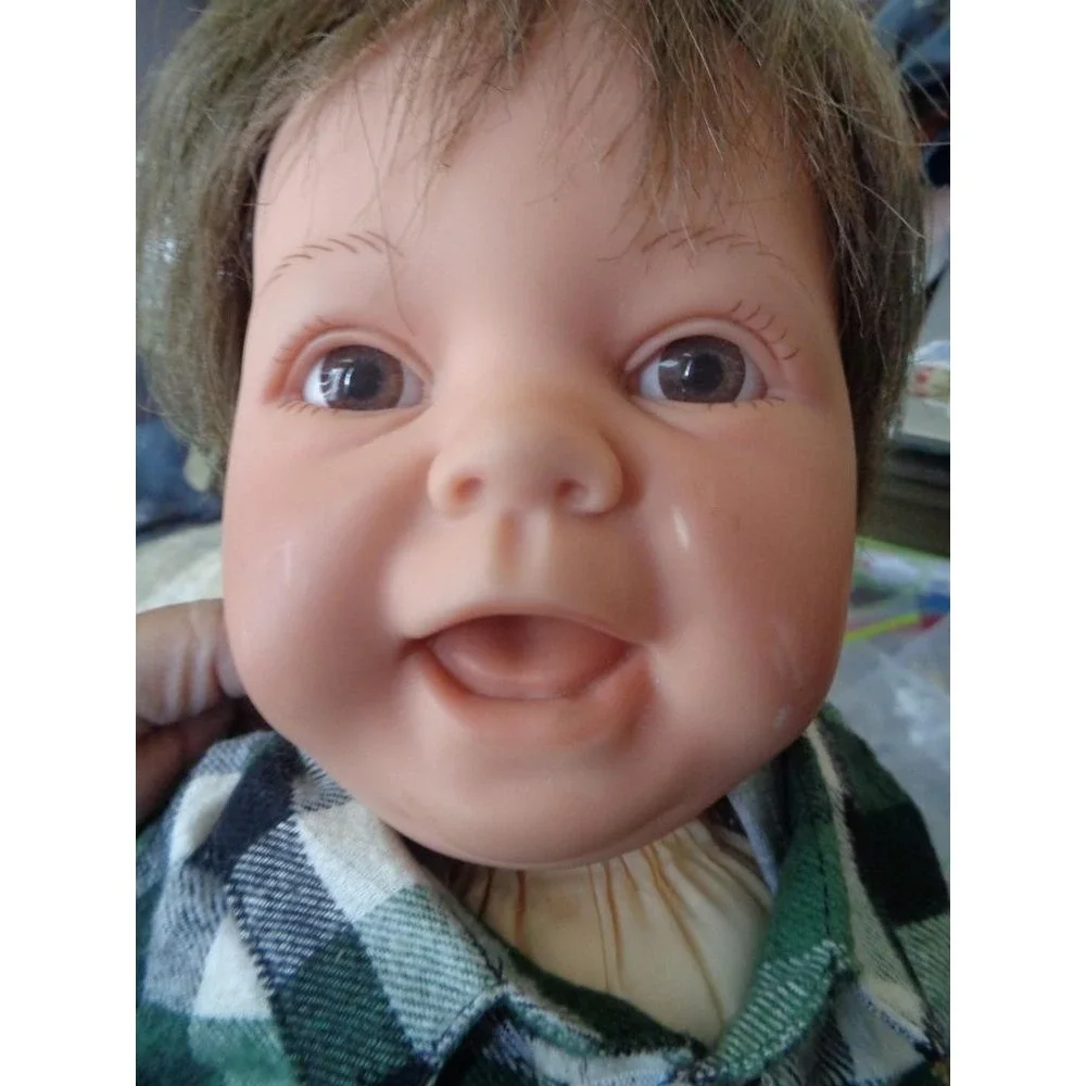 Lee Middleton 1997 Boy Doll Thumb Sucking
